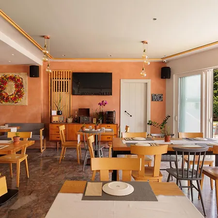 Dominoes Corfu イプソス